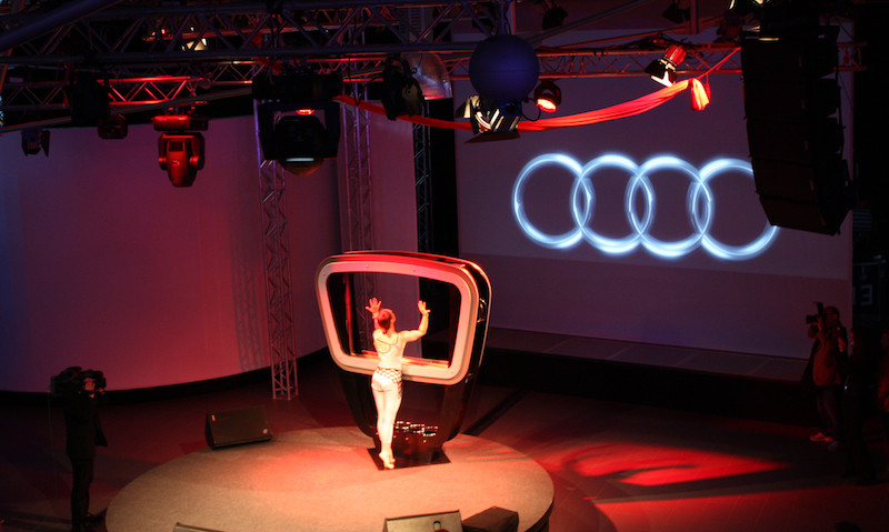 Auto Launch Event Akrobatik