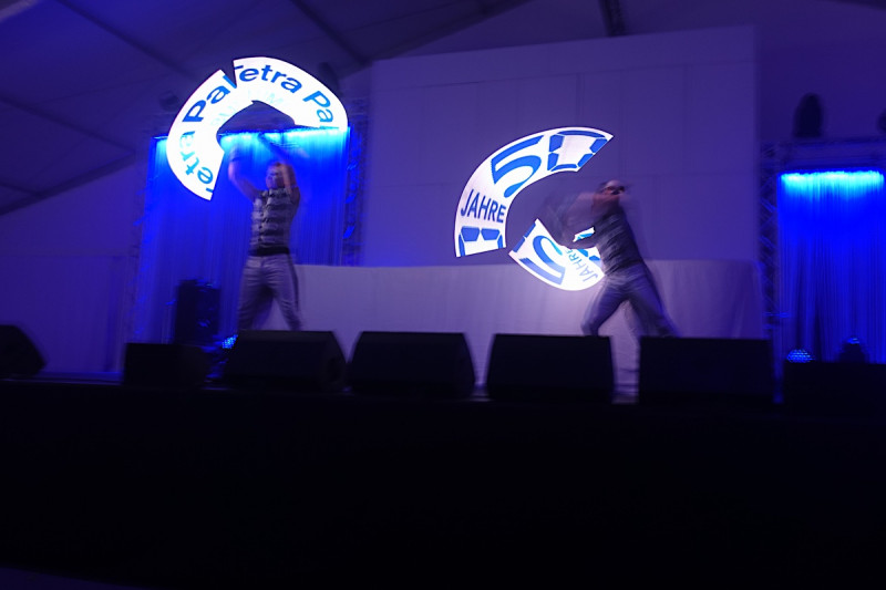 LED Lichtshow mit Firmenlogo