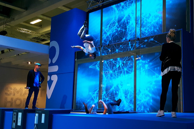 LED TrampWall Show Busch Jäger