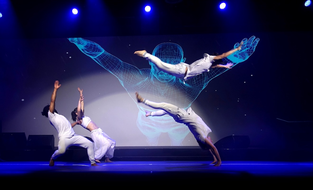 Akrobatik Show für Firmenevent von Cosmic Artists