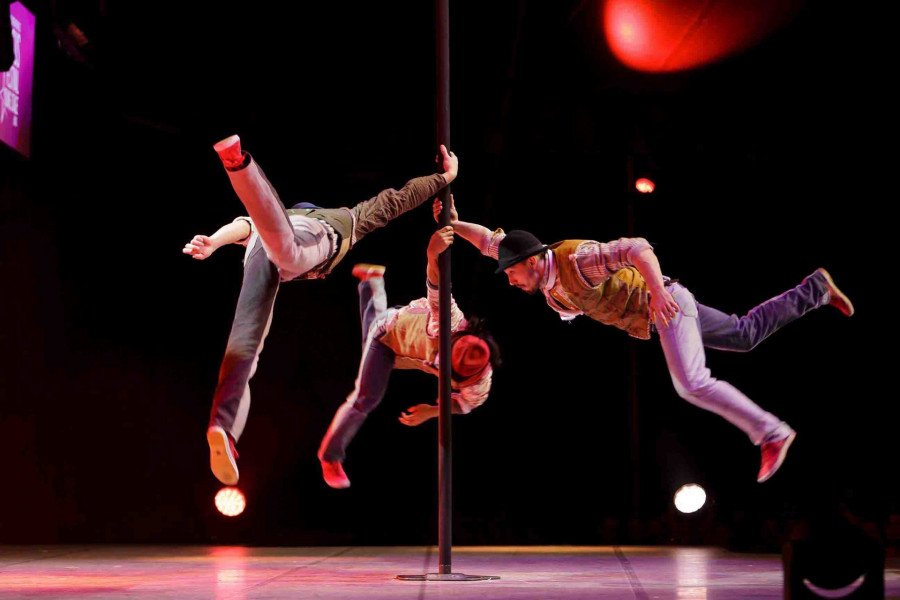 Chinese Pole für Events buchen