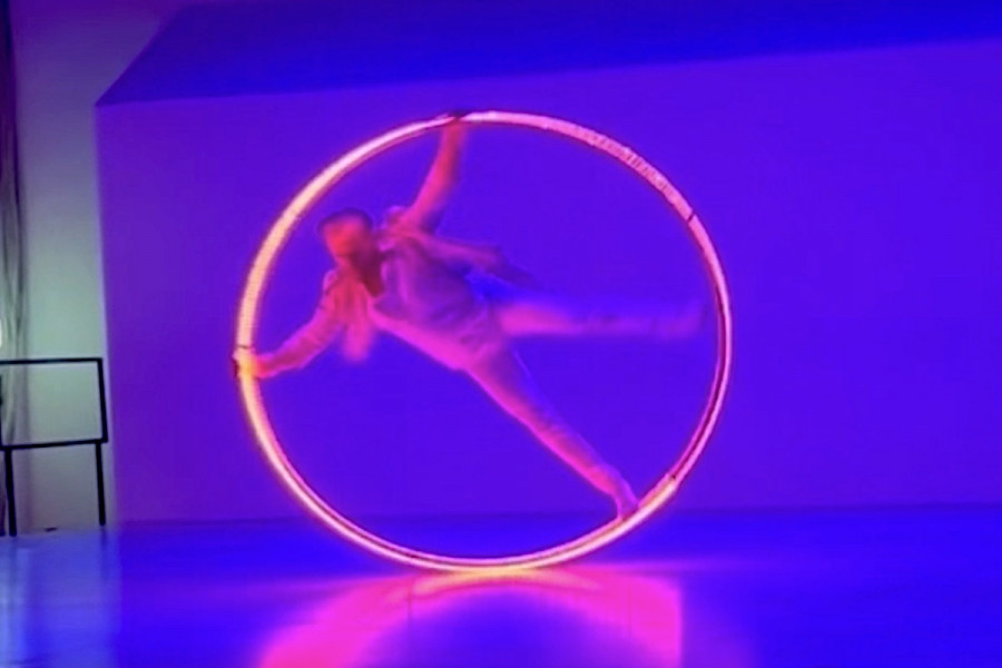 LED Cyr Wheel auf Bühne