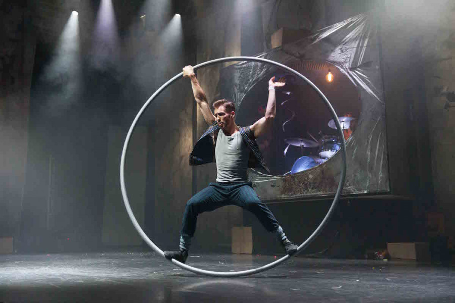 Cyr Wheel Bühnenshow