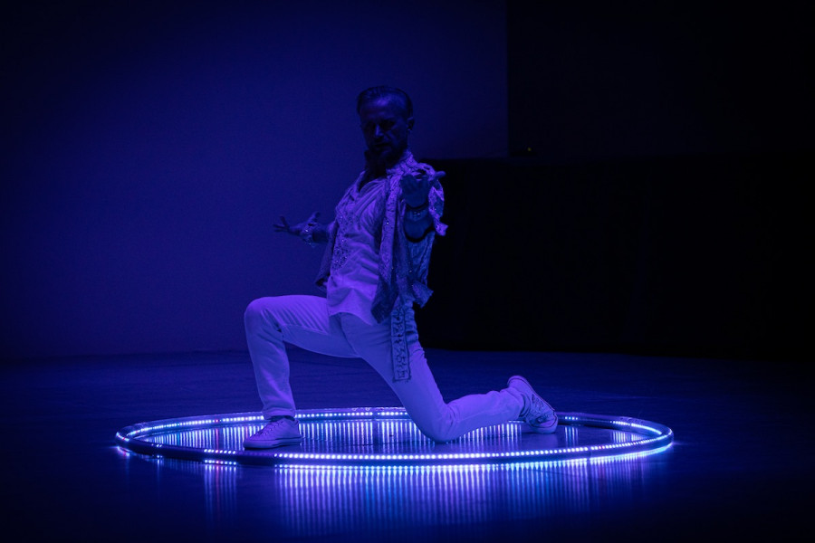 LED Cyr Wheel Künstler