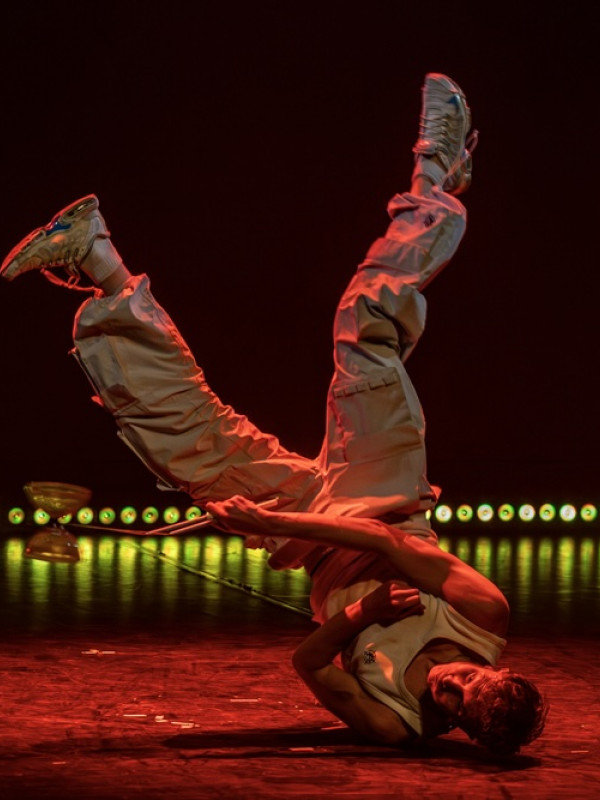 Diabolo-Breakdance Show