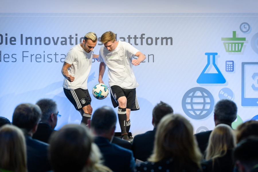Fussball Artisten Show zur EM