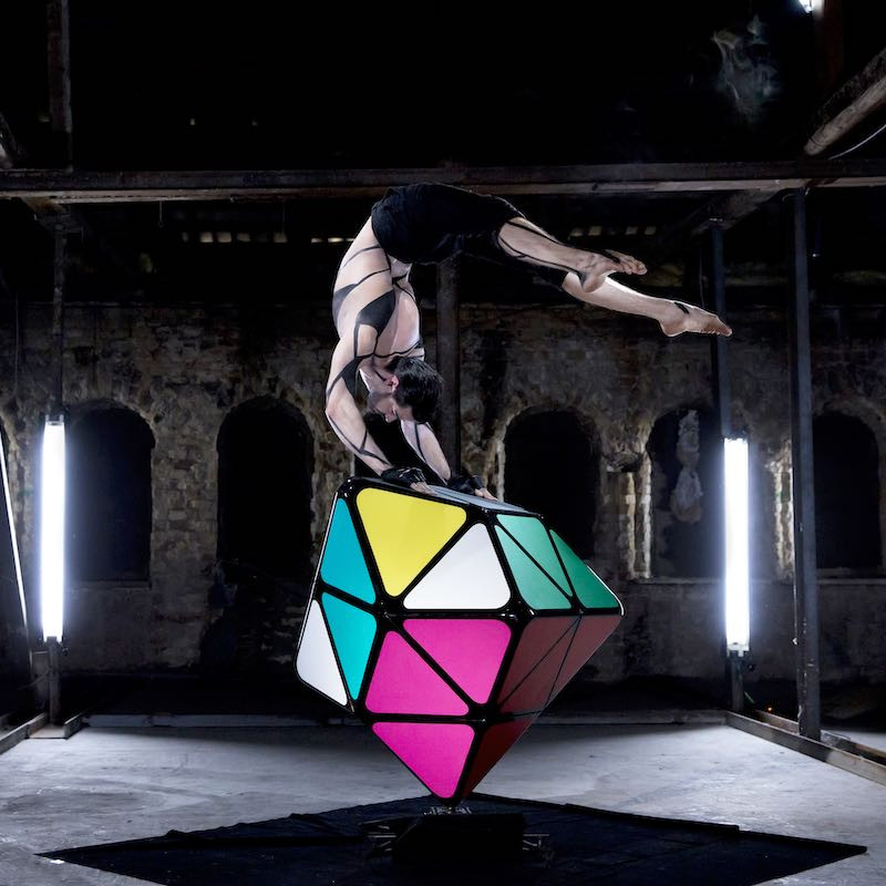 exklusiver Handstand Act für Firmenkunden