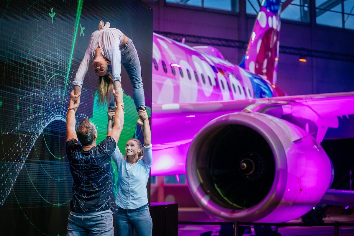 Flughafen Inszenierung mit Mapping Dance