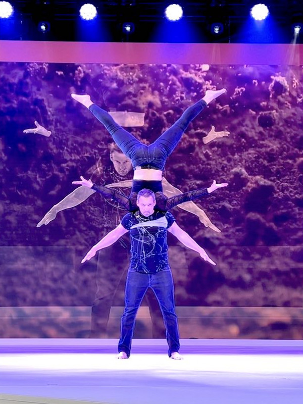 Partnerakrobatik Show buchen &ndash; Elegante Adagio Akrobatik