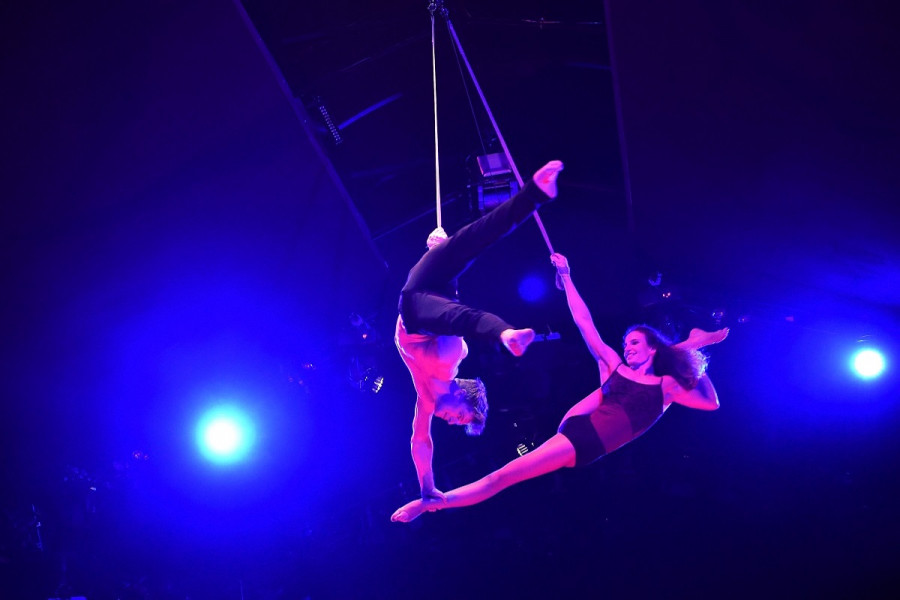 High Level Luftakrobatik Strapaten Act